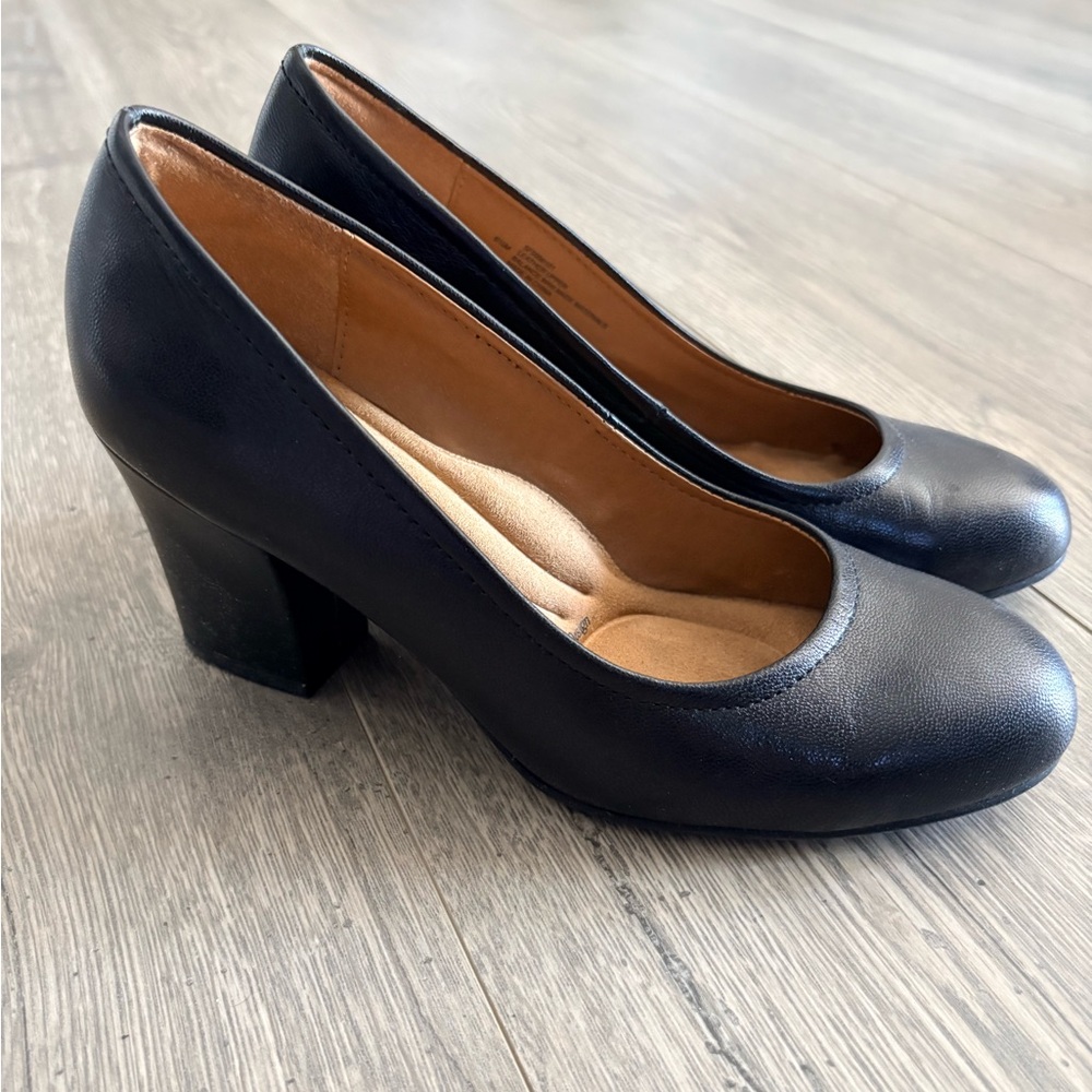 Sofft Lana Black Leather Block Heel